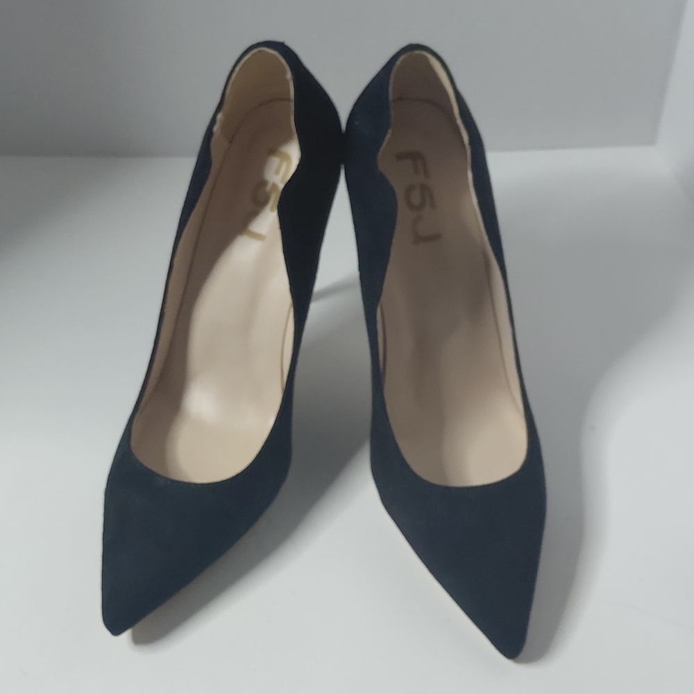 FSJ Women's Black Suede Scallopped Pointed Toe Stiletto Size 8